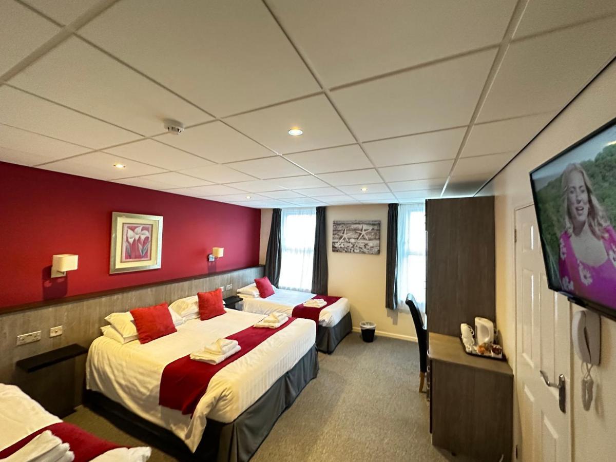 The Port Hotel Portrush Eksteriør bilde
