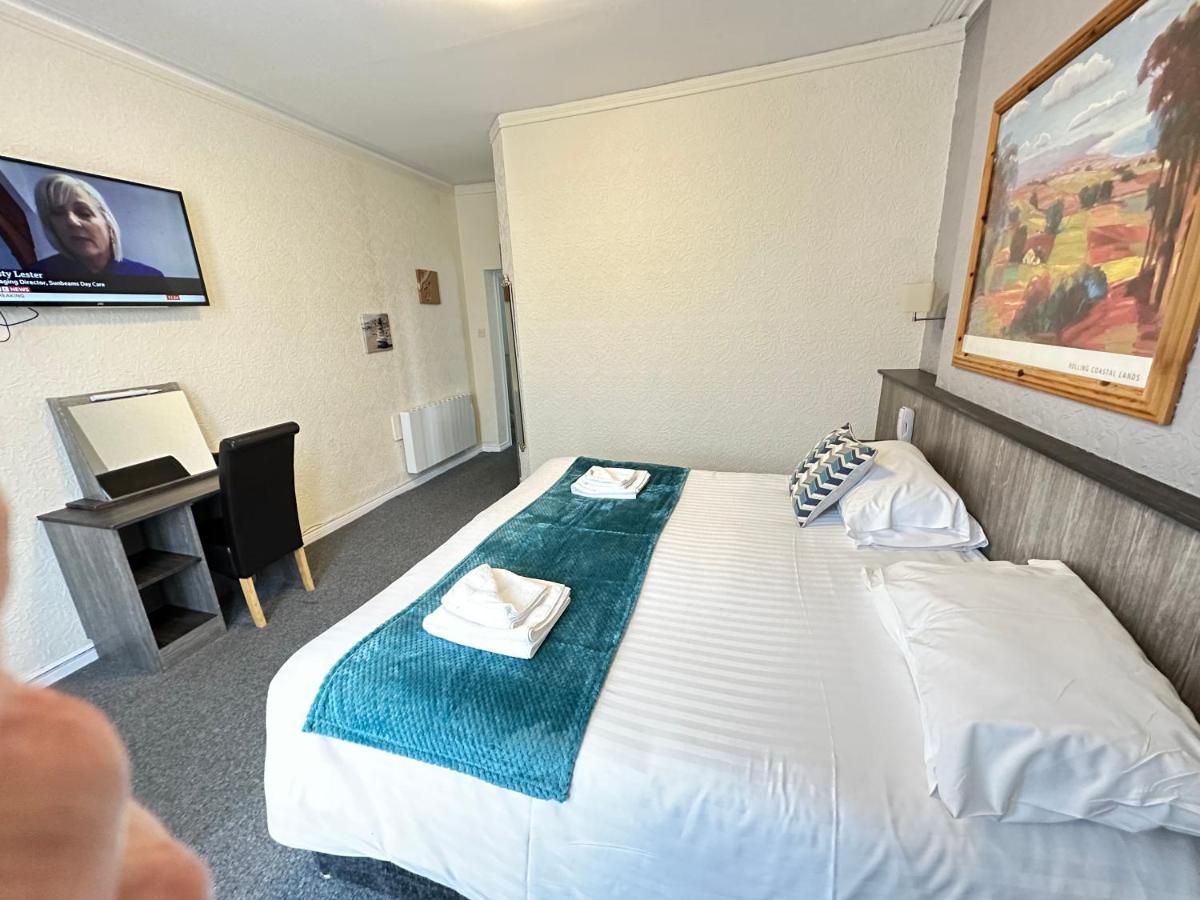 The Port Hotel Portrush Eksteriør bilde