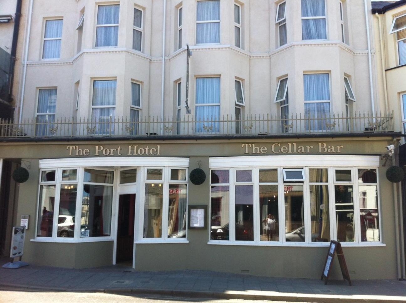 The Port Hotel Portrush Eksteriør bilde
