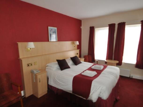 The Port Hotel Portrush Eksteriør bilde